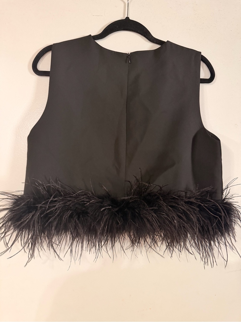 La Ros Black Cropped Ostrich Feather Top - Picture 2 of 3